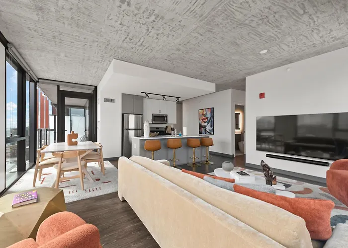 Fulbrix Bright Designer Apartments With West Loop Views