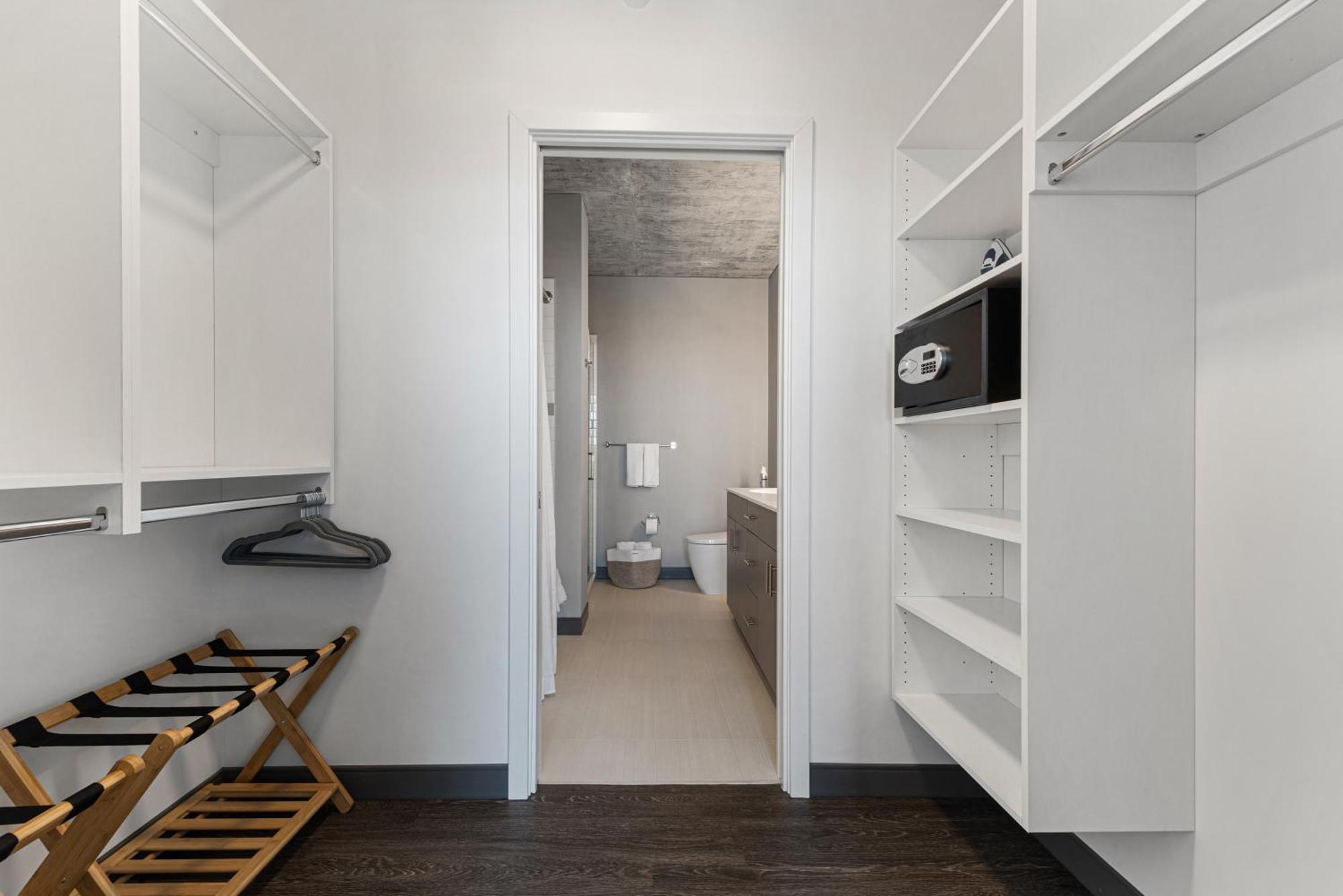 Fulbrix Bright Designer With West Loop Views *